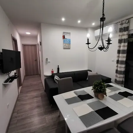 Matej Apartmen-balcony With View And Free Parking 아파트