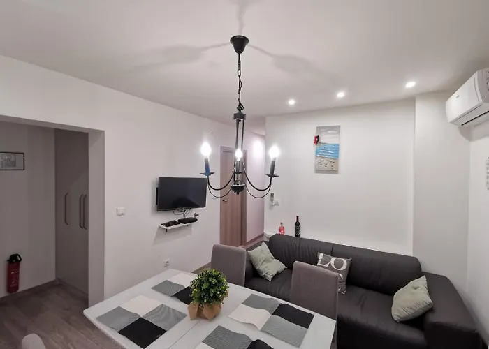 Matej Apartmen-balcony With View And Free Parking *